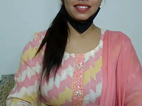 Snapshot of sparkling_queen chatting on 12-04-24, 04:05 sparkling queen online show from 12-04-24, 04:05