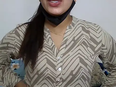 Snapshot of sparkling_queen chatting on 01-08-25, 04:22 sparkling queen online show from 01-08-25, 04:22