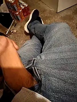 A man in public online show from 10-24-25, 11:28