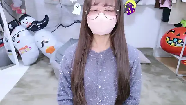 Snapshot of chihiro_ri chatting on 10-29-25, 10:44 chihiro ri online show from 10-29-25, 10:44