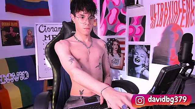 Snapshot of cinnamon_boyxxx chatting on 03-09-25, 07:12 cinnamon boyxxx online show from 03-09-25, 07:12