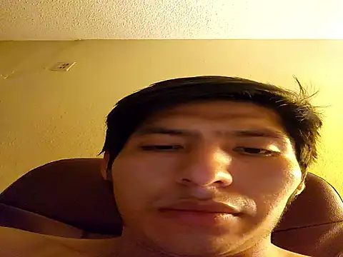 Snapshot of Jonathan100pre chatting on 11-23-25, 11:21 Jonathan100pre online show from 11-23-25, 11:21