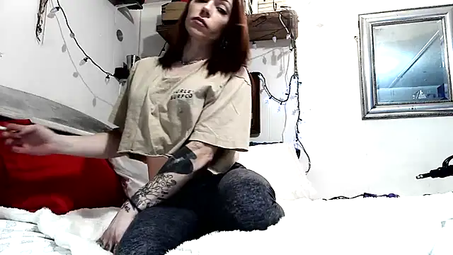 Snapshot of Genevieve143 chatting on 04-26-26, 07:22 Genevieve143 online show from 04-26-26, 07:22
