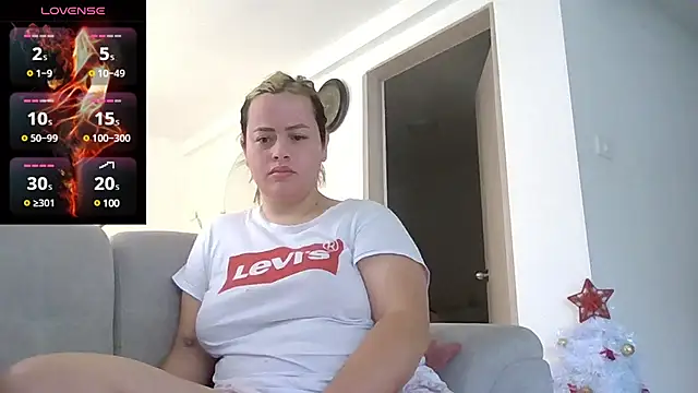 Snapshot of saramartinez1000 chatting on 12-20-24, 02:38 saramartinez1000 online show from 12-20-24, 02:38