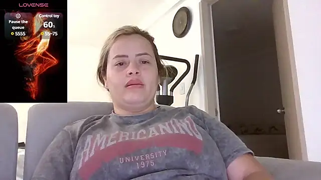 Snapshot of saramartinez1000 chatting on 01-29-25, 04:30 saramartinez1000 online show from 01-29-25, 04:30