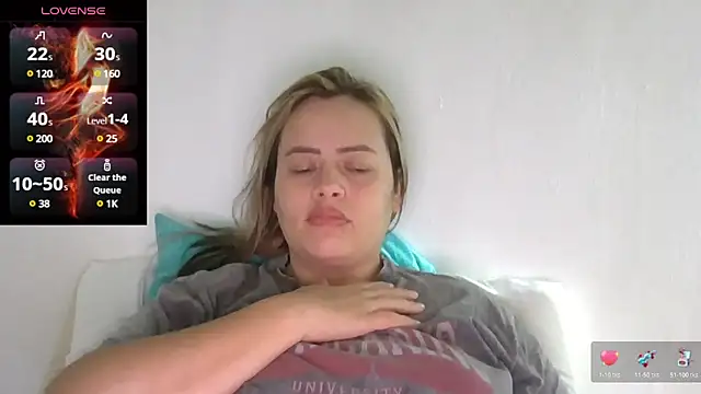 Snapshot of saramartinez1000 chatting on 02-10-25, 03:32 saramartinez1000 online show from 02-10-25, 03:32