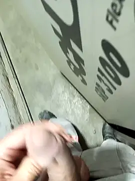 Snapshot of Din0071 chatting on 01-16-25, 10:44 Din0071 online show from 01-16-25, 10:44