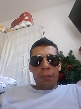 Snapshot of josehot151515 chatting on 01-08-26, 03:03 josehot151515 online show from 01-08-26, 03:03