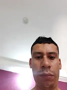 Snapshot of josehot151515 chatting on 05-16-26, 06:39 josehot151515 online show from 05-16-26, 06:39