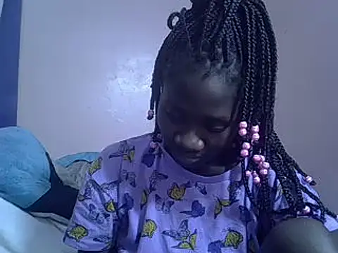 Snapshot of Petite_rider chatting on 02-05-25, 04:06 Petite rider online show from 02-05-25, 04:06