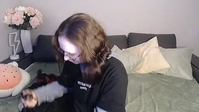 Mini Diva online show from 01-31-25, 09:16