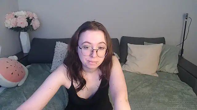 Mini Diva online show from 03-21-25, 09:12