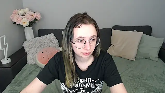 Mini Diva online show from 09-28-25, 08:09