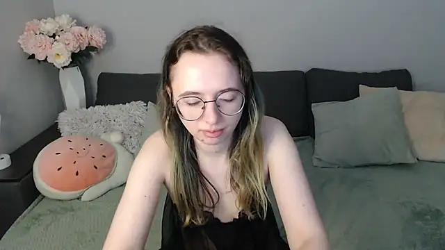 Mini Diva online show from 11-01-25, 09:33