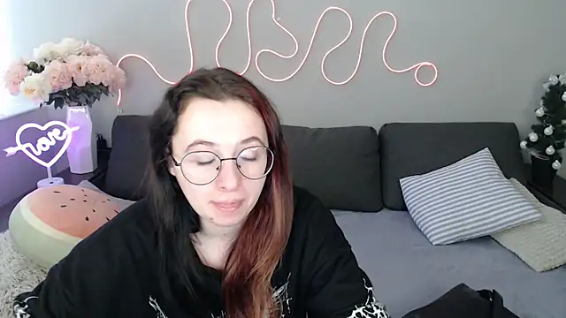 Mini Diva online show from 01-16-26, 09:13