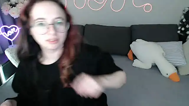 Mini Diva online show from 03-28-26, 09:09