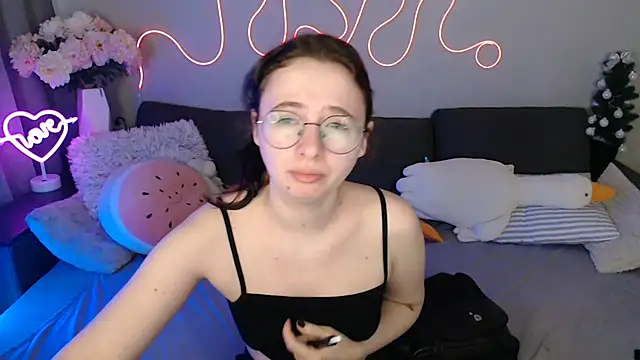 Mini Diva online show from 04-01-26, 08:48