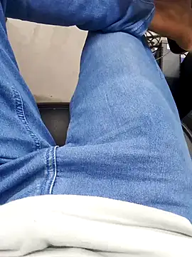 Snapshot of Heman100492 chatting on 01-22-25, 03:07 Heman100492 online show from 01-22-25, 03:07