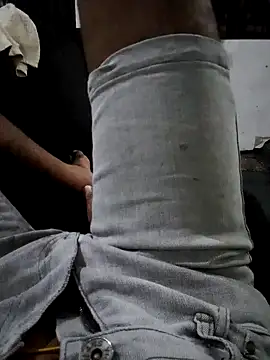 Snapshot of Heman100492 chatting on 02-01-25, 05:47 Heman100492 online show from 02-01-25, 05:47