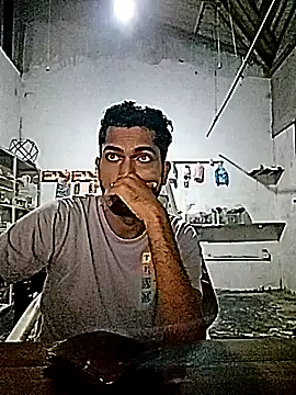 Snapshot of Heman100492 chatting on 10-15-25, 05:35 Heman100492 online show from 10-15-25, 05:35