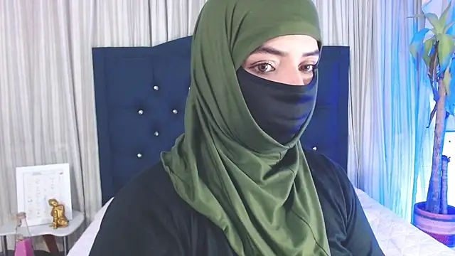 Snapshot of Uzra_hayed chatting on 12-20-24, 10:32 Uzra hayed online show from 12-20-24, 10:32