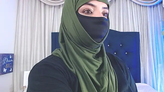 Snapshot of Uzra_hayed chatting on 12-21-24, 01:36 Uzra hayed online show from 12-21-24, 01:36