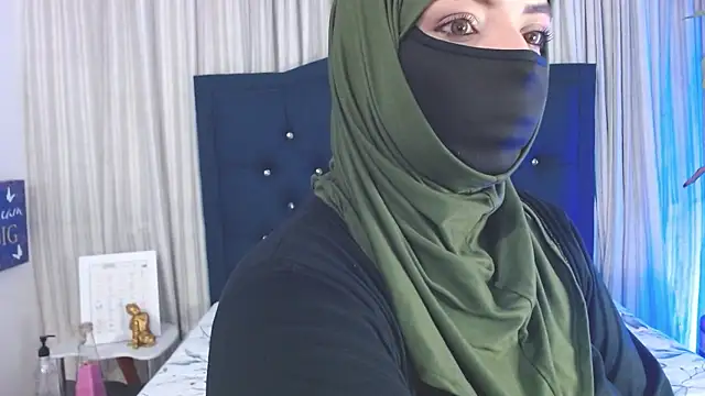 Snapshot of Uzra_hayed chatting on 12-25-24, 09:11 Uzra hayed online show from 12-25-24, 09:11