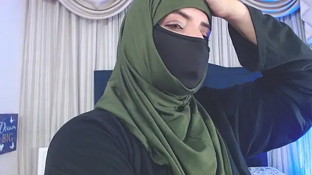 Snapshot of Uzra_hayed chatting on 12-26-24, 12:14 Uzra hayed online show from 12-26-24, 12:14