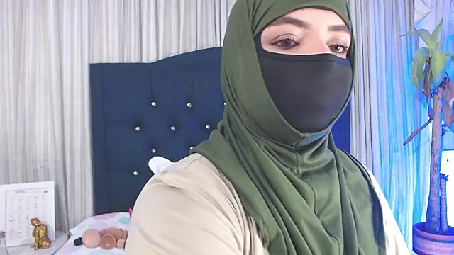 Snapshot of Uzra_hayed chatting on 12-30-24, 07:42 Uzra hayed online show from 12-30-24, 07:42
