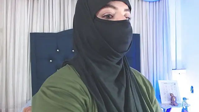 Snapshot of Uzra_hayed chatting on 01-15-25, 10:46 Uzra hayed online show from 01-15-25, 10:46