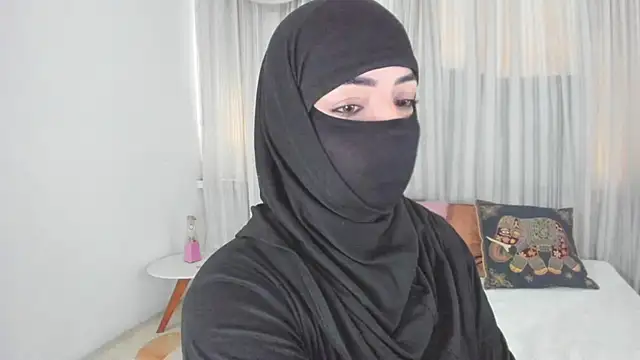 Snapshot of Uzra_hayed chatting on 05-09-26, 11:37 Uzra hayed online show from 05-09-26, 11:37