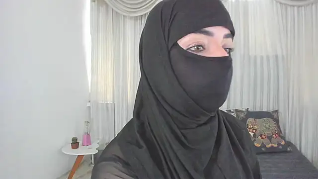 Snapshot of Uzra_hayed chatting on 06-03-26, 02:55 Uzra hayed online show from 06-03-26, 02:55