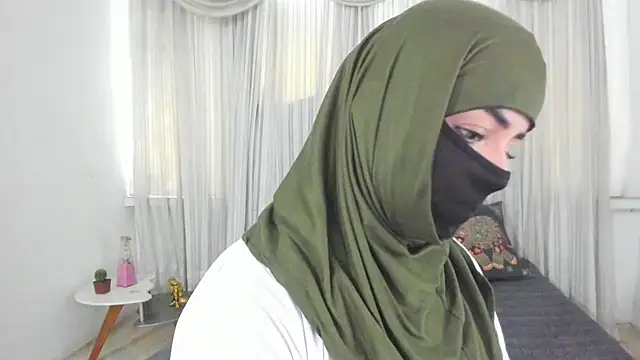 Snapshot of Uzra_hayed chatting on 06-06-26, 03:28 Uzra hayed online show from 06-06-26, 03:28