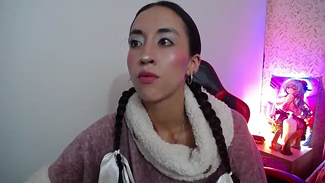 luly pink online show from 11-18-25, 03:34