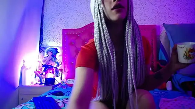 luly pink online show from 12-13-25, 09:53