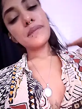 VictoireFeller online show from 10-07-25, 05:04