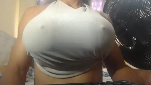 DanielaMuscleTS online show from 12-18-25, 07:53