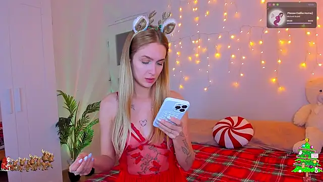 Snapshot of Kamila_icee chatting on 12-25-24, 10:16 Kamila icee online show from 12-25-24, 10:16