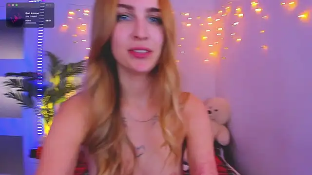 Snapshot of Kamila_icee chatting on 01-30-25, 10:19 Kamila icee online show from 01-30-25, 10:19