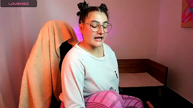 Snapshot of setzuna_ chatting on 02-18-26, 01:29 setzuna online show from 02-18-26, 01:29