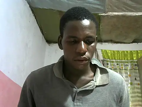 Snapshot of Bigras0011 chatting on 10-09-25, 03:15 Bigras0011 online show from 10-09-25, 03:15