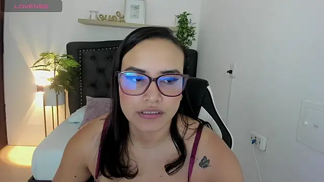 Snapshot of zoe_danae_ chatting on 12-14-24, 12:12 zoe danae online show from 12-14-24, 12:12