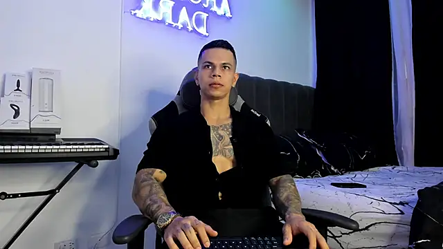 Aron Dark online show from 01-25-25, 10:18