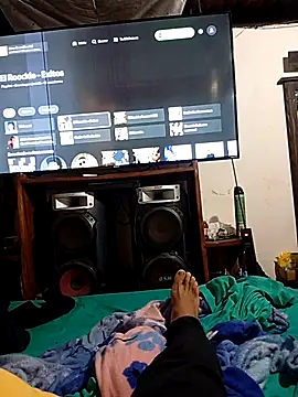 Snapshot of Akonam3000 chatting on 10-28-25, 11:07 Akonam3000 online show from 10-28-25, 11:07