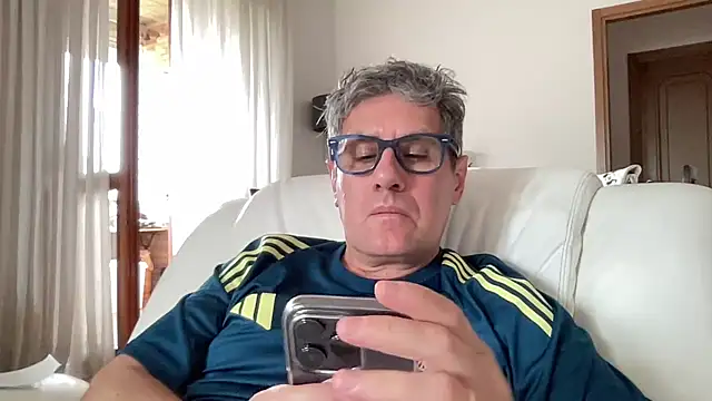 Snapshot of Britmi chatting on 09-13-25, 12:38 Britmi online show from 09-13-25, 12:38