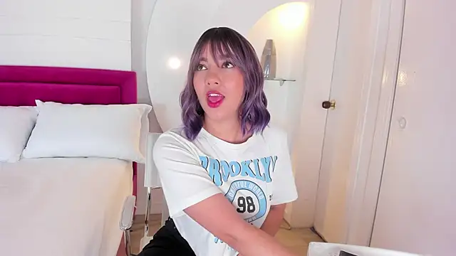 AliceHanz online show from 01-28-25, 04:18