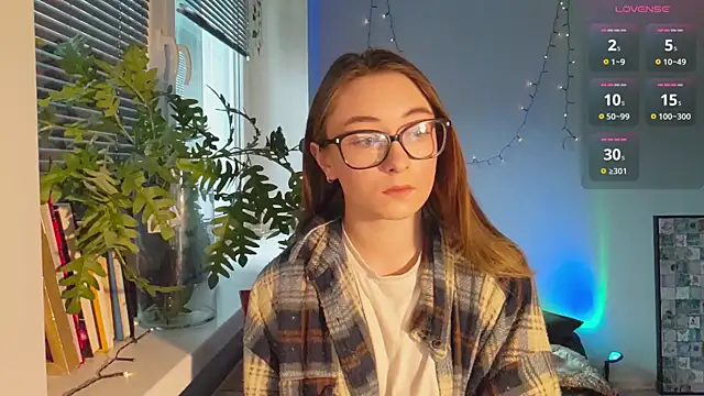 Snapshot of monlight__dana chatting on 01-18-25, 12:15 monlight dana online show from 01-18-25, 12:15