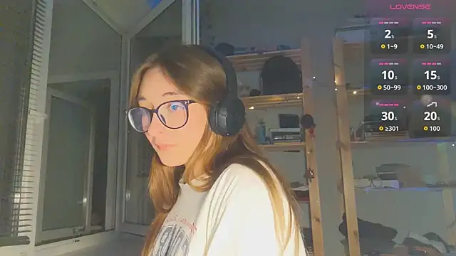 Snapshot of monlight__dana chatting on 09-12-25, 07:03 monlight dana online show from 09-12-25, 07:03