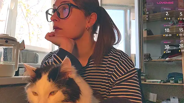 monlight  dana online show from 04-18-26, 03:16