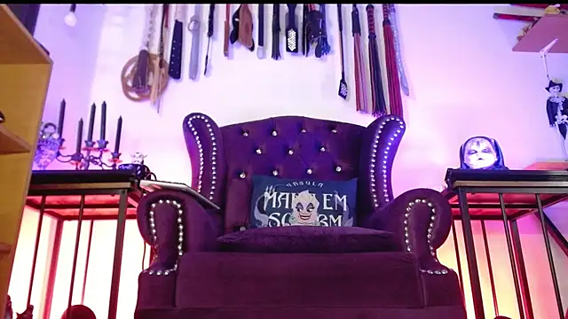 Snapshot of Mistress_Erza chatting on 02-26-25, 01:41 Mistress Erza online show from 02-26-25, 01:41